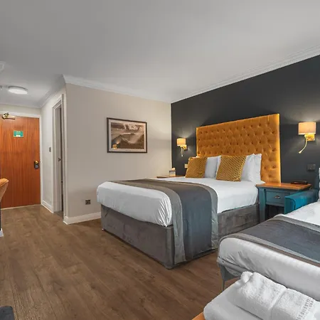 Crooklands Hotel 3*