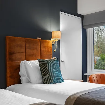 Guest house Crooklands Hotel 3*