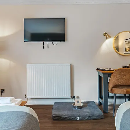 Crooklands Hotel 3*