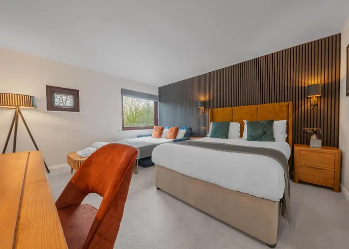 The Crooklands, Bw Signature Collection