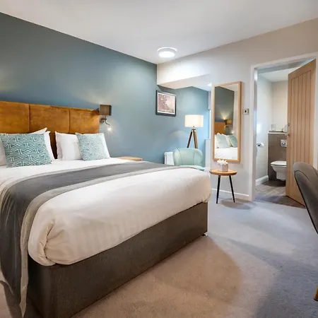 Crooklands Hotel 3*
