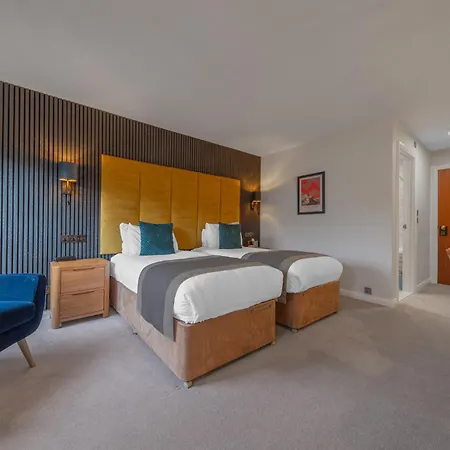 Crooklands Hotel 3*